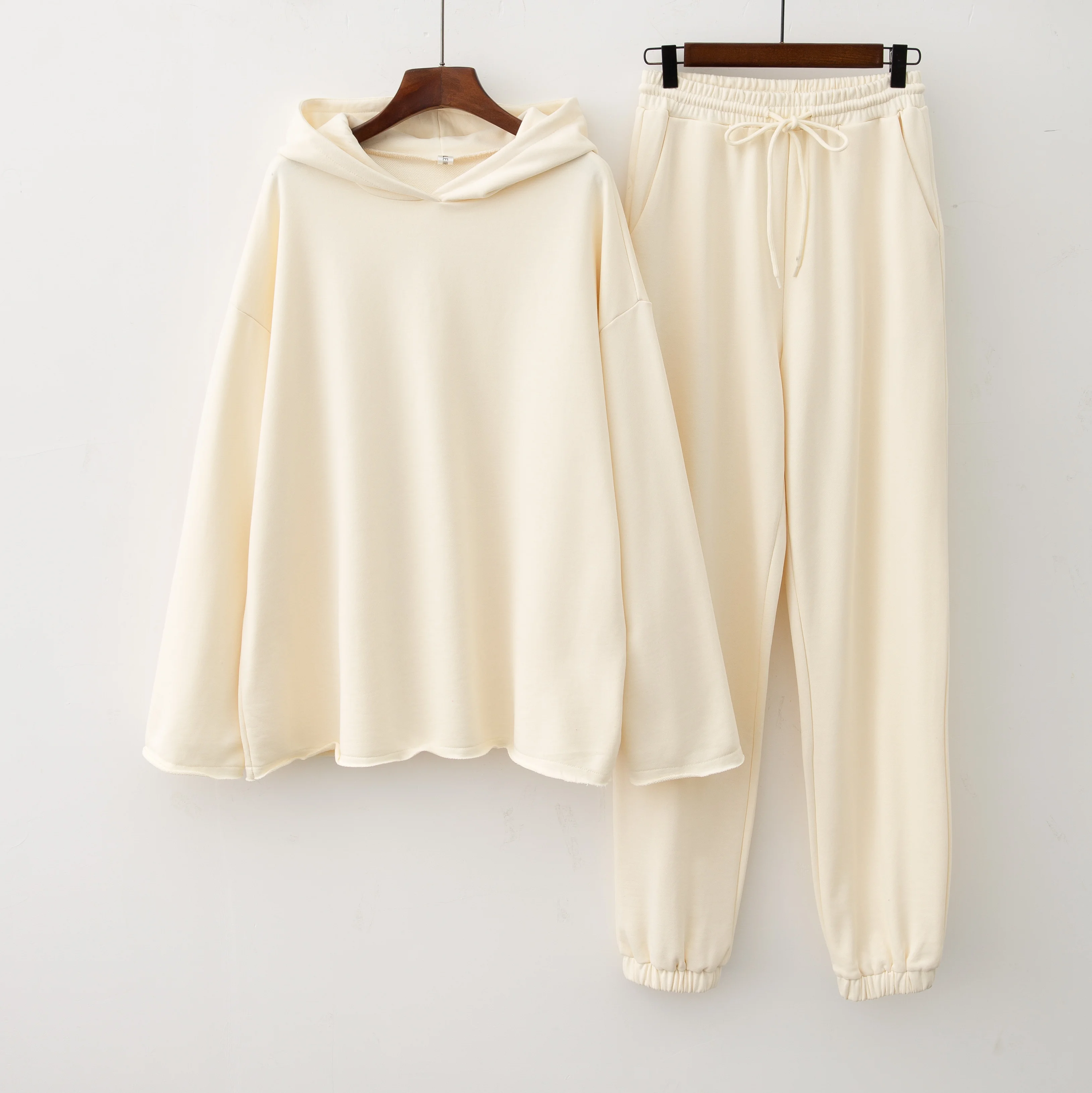New design 2021 Women fashion sweatshirt sets Casual Spring Summer Wild leg pants suit Cotton
New design 2021 Women fashion sweatshirt sets Casual Spring Summer Wild leg pants suit Cotton