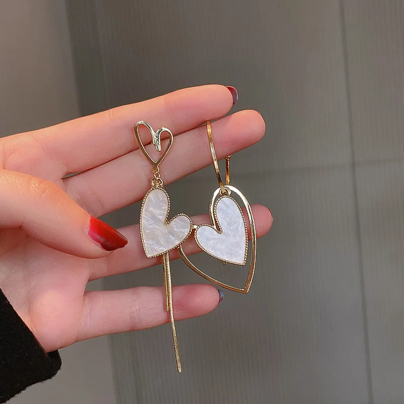 2023 Korea Heart Gold Color Metal Geometric Hollow Simple Love Shape Stud Earrings for Women Elegant Tassel Aesthetic Jewelry
2023 Korea Heart Gold Color Metal Geometric Hollow Simple Love Shape Stud Earrings for Women Elegant Tassel Aesthetic Jewelry