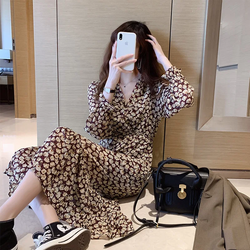 V-neck Autumn Harvest Waist Thin Bellflower Skirt Long Skirt All-match Floral Skirt Chiffon Mid-length Dress Printed Fairy Sweet
V-neck Autumn Harvest Waist Thin Bellflower Skirt Long Skirt All-match Floral Skirt Chiffon Mid-length Dress Printed Fairy Sweet
