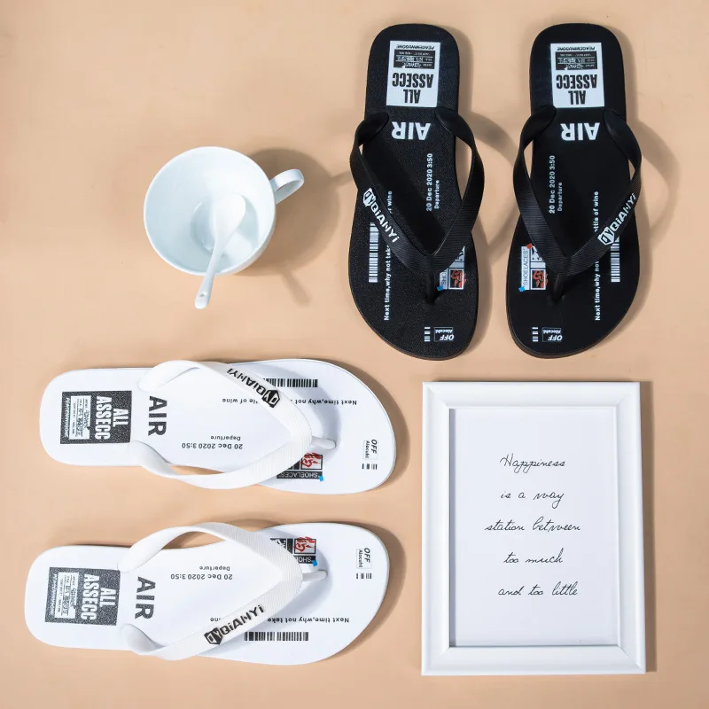 New Summer Men's and Women's Couple Flip-flops Fashion Outdoor Wear Clip-on Slippers Leisure Slides Female Beach Shoes
New Summer Men's and Women's Couple Flip-flops Fashion Outdoor Wear Clip-on Slippers Leisure Slides Female Beach Shoes