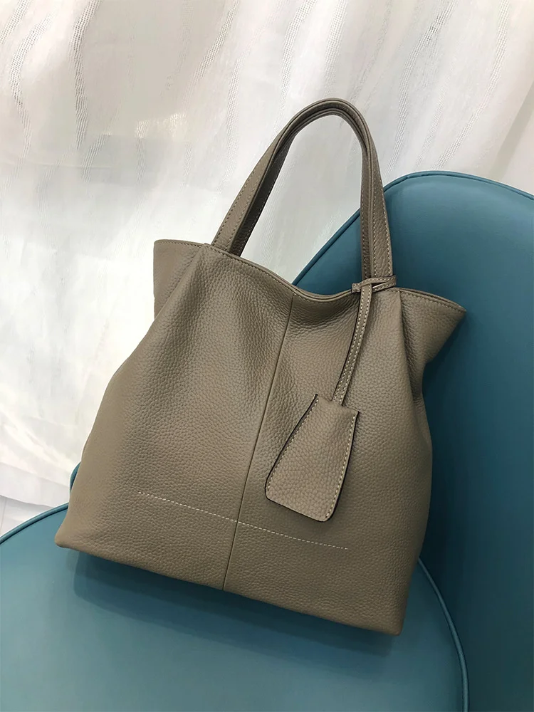 high quality luxury brand Genuine leather 2023 New style cowhide shoulder Fashion women's messenger bag 5581
high quality luxury brand Genuine leather 2023 New style cowhide shoulder Fashion women's messenger bag 5581