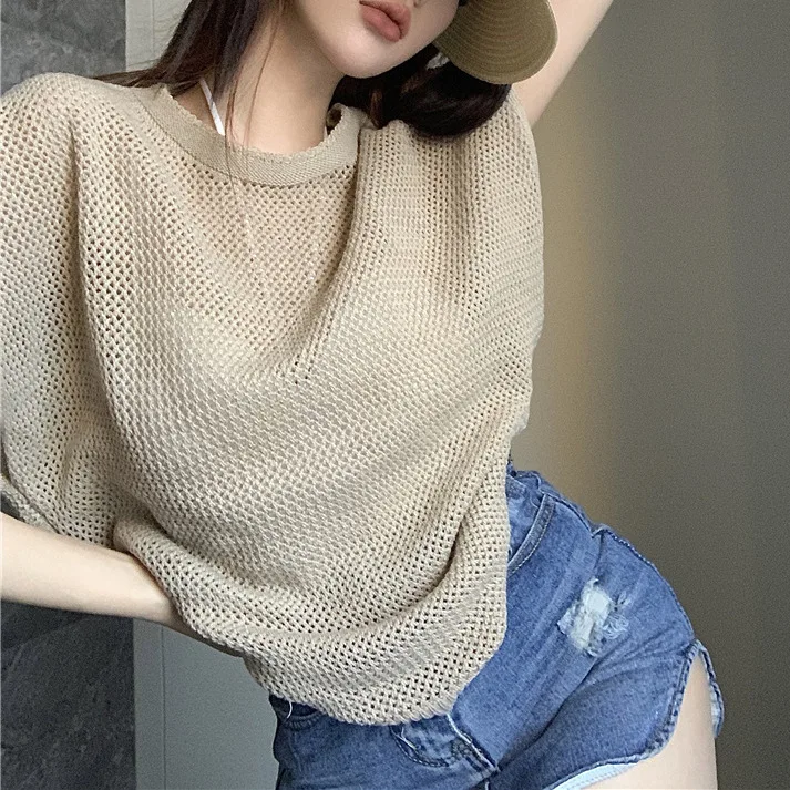 Korean Style Short Sleeved T-shirt Women's Summer Thin Spicy Girl Hollow Out Sun Protection Tops Casual Loose Slimming Jumpers
Korean Style Short Sleeved T-shirt Women's Summer Thin Spicy Girl Hollow Out Sun Protection Tops Casual Loose Slimming Jumpers