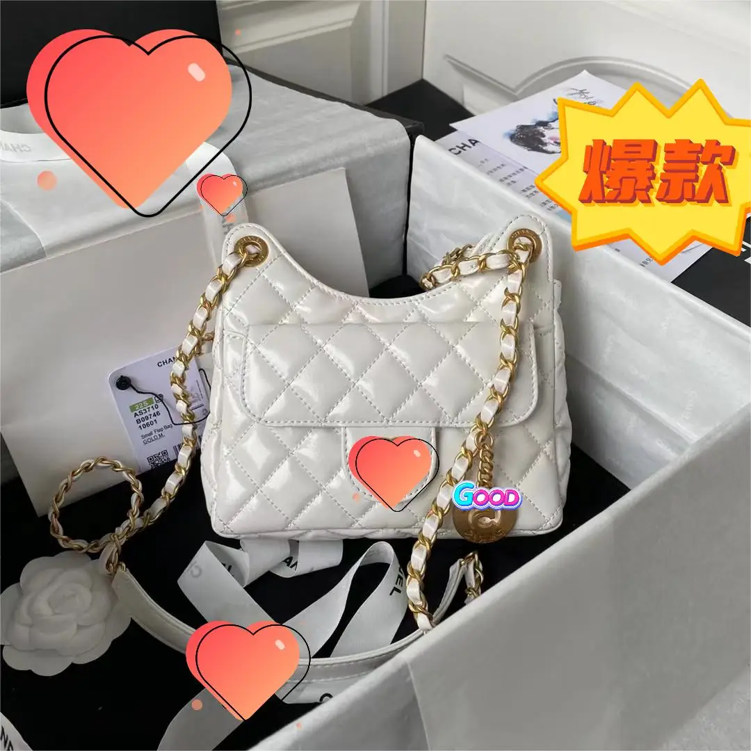 European and American fashion luxury new leisure trend senior brand temperament versatile real leather women's bag
European and American fashion luxury new leisure trend senior brand temperament versatile real leather women's bag