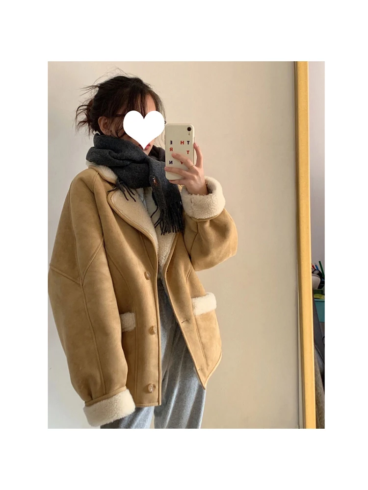 Winter 2022 Women's Warm Suede Artificial Leather Lamb Wool Jacket Short Motorcycle Coat Synthetic Sheepskin Leather Jackets
Winter 2022 Women's Warm Suede Artificial Leather Lamb Wool Jacket Short Motorcycle Coat Synthetic Sheepskin Leather Jackets