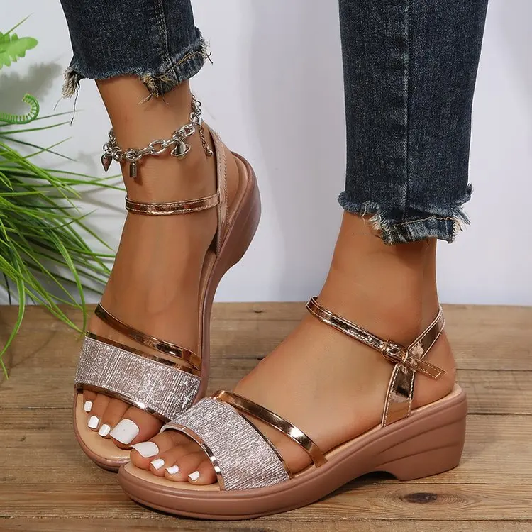 Summer New Women's Sandals Fashion Wedge Heel Buckle Design Fashion comfortable breathable sandals Gold Silver Platform Sandals
Summer New Women's Sandals Fashion Wedge Heel Buckle Design Fashion comfortable breathable sandals Gold Silver Platform Sandals