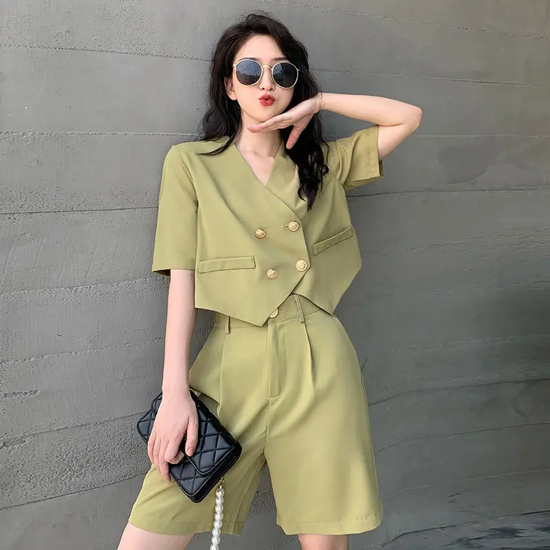 2022 Summer Women's Fashion Casual Shorts Suit Office Lady Luxury Two-Piece Set V-Neck Short Sleeve Top + Wide Leg Pants Suit
2022 Summer Women's Fashion Casual Shorts Suit Office Lady Luxury Two-Piece Set V-Neck Short Sleeve Top + Wide Leg Pants Suit