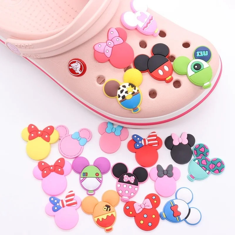 Disney Shoes Accessories DIY Single Sale 1PCS PVC Cute Cartoon Shoes Charms Kawaii Mickey Ears Bow Bee Star Spot Croc Buckle
Disney Shoes Accessories DIY Single Sale 1PCS PVC Cute Cartoon Shoes Charms Kawaii Mickey Ears Bow Bee Star Spot Croc Buckle