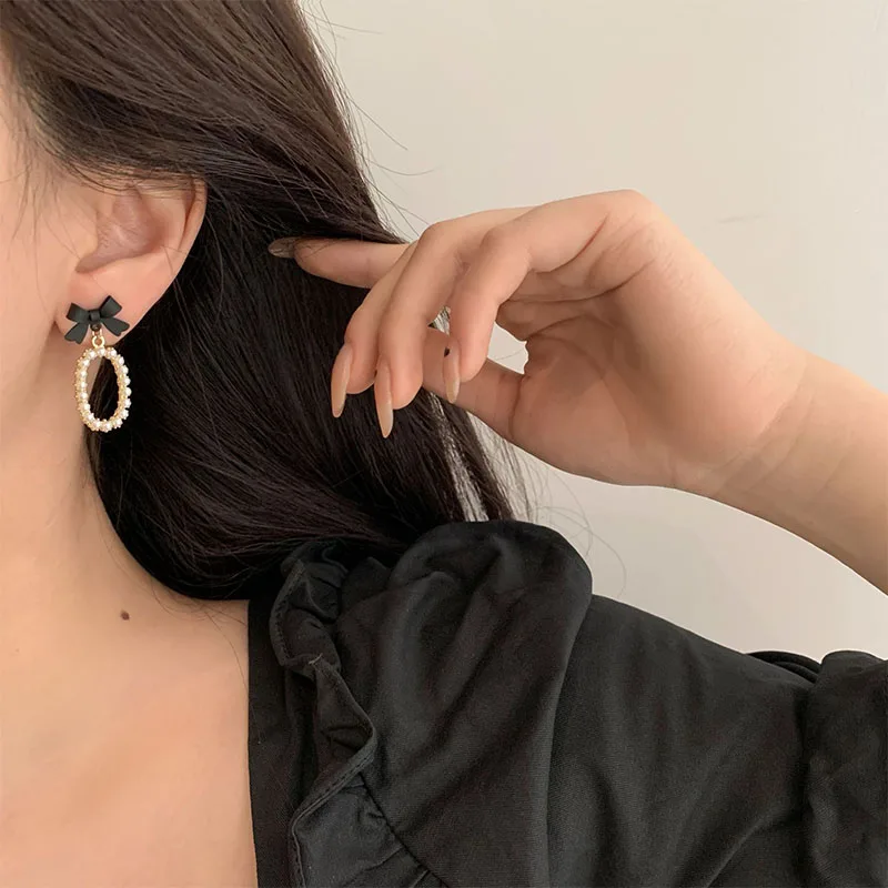 Pearl Inlay Pendant Earring for Women 925 Silver Needle Jewelry Luxury Diamond Bow-knot Female Eardrop
Pearl Inlay Pendant Earring for Women 925 Silver Needle Jewelry Luxury Diamond Bow-knot Female Eardrop