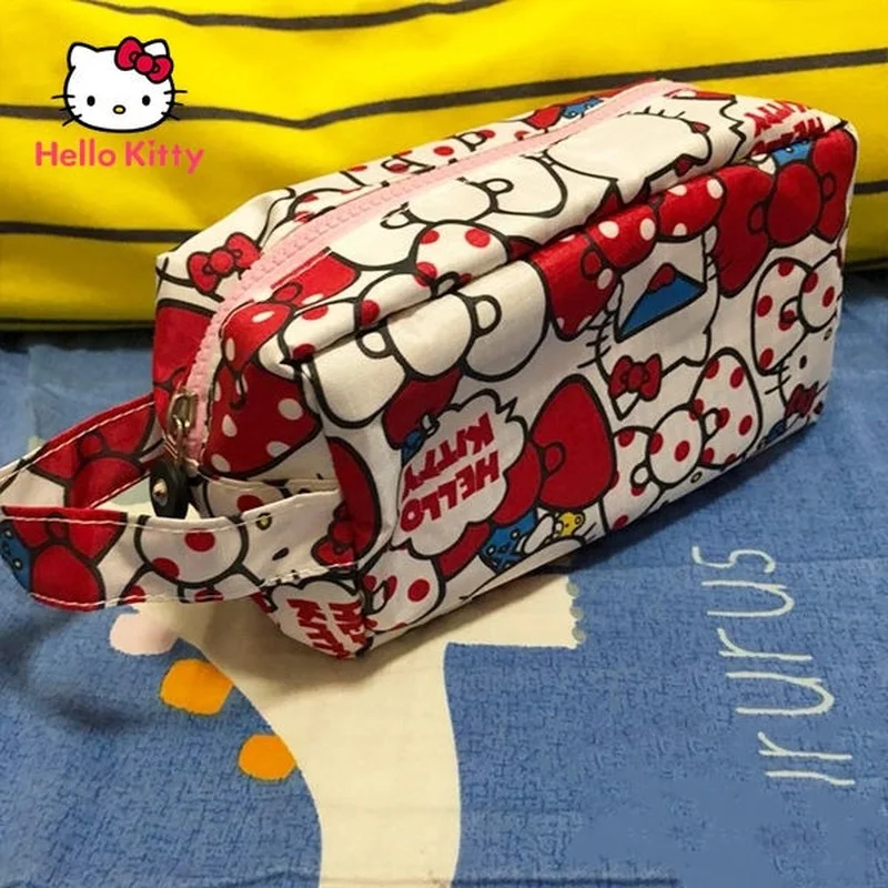 Чехол Hello Kitty для ручек, косметичка, сумка-тоут, вместительная мультяшная ранняя Портативная сумка для студентов с отделением для ручек
Чехол Hello Kitty для ручек, косметичка, сумка-тоут, вместительная мультяшная ранняя Портативная сумка для студентов с отделением для ручек
