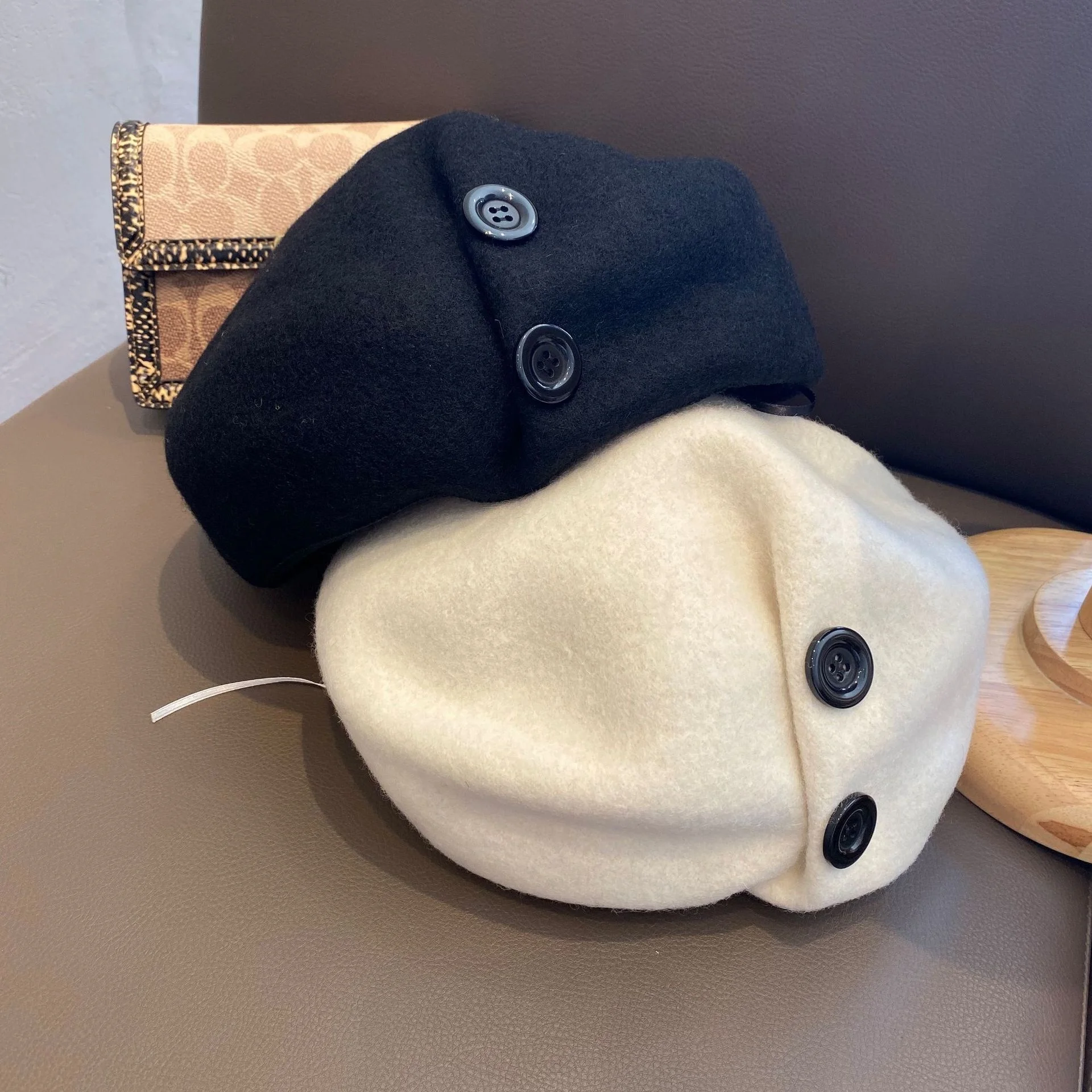 Pleated Beret Female Button Painter Hat Wool Bud Versatile Pumpkin Casual Octagonal Bonnet Enfant
Pleated Beret Female Button Painter Hat Wool Bud Versatile Pumpkin Casual Octagonal Bonnet Enfant