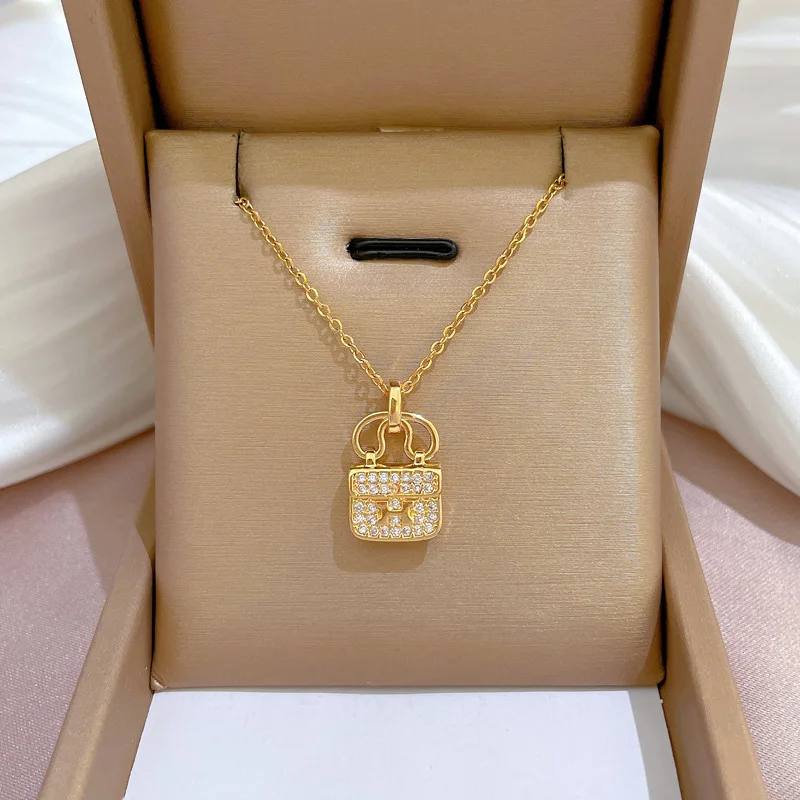 Fancy Rhinestone Pendant Luxury Bag Design Women Party Jewelry Accessories Silver Gold Plated Necklace
Fancy Rhinestone Pendant Luxury Bag Design Women Party Jewelry Accessories Silver Gold Plated Necklace