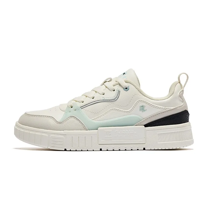 Board shoes for women 2022 winter new low top leather light casual shoes, warm and high sports shoes for women
Board shoes for women 2022 winter new low top leather light casual shoes, warm and high sports shoes for women