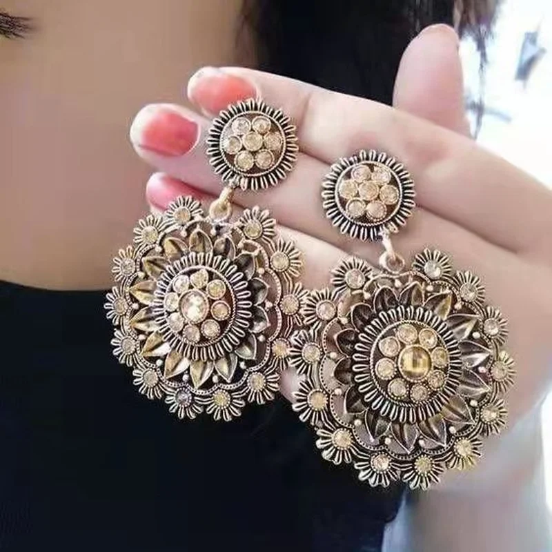 Boho Luxury Gold Color Earrings LARGE Sunflower Bohemian Flower Nature Inspired Statement Earrings Woodland Wedding Hippie
Boho Luxury Gold Color Earrings LARGE Sunflower Bohemian Flower Nature Inspired Statement Earrings Woodland Wedding Hippie