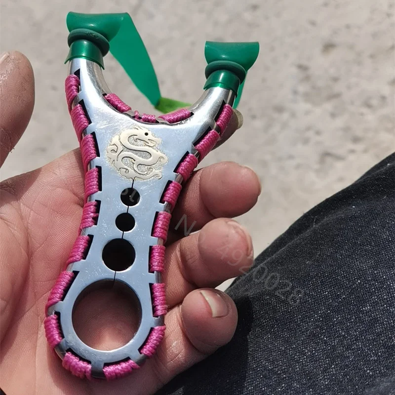 High Precision Flat Leather Slingshot Dedicated Outdoor High Power Free Tied Fast Pressing Bow Sling Factory Factory Wholesale
High Precision Flat Leather Slingshot Dedicated Outdoor High Power Free Tied Fast Pressing Bow Sling Factory Factory Wholesale