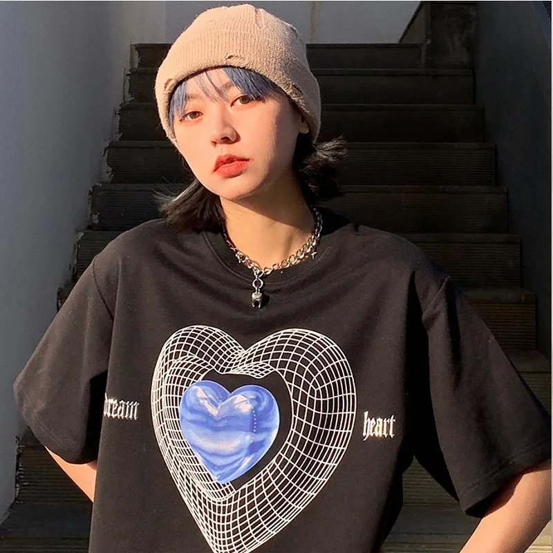 Y2K Streetwear Tops Hip Hop Women T Shirt Heart Print Short Sleeve Oversized T Shirt 2022 New Summer Female Tops Clothing
Y2K Streetwear Tops Hip Hop Women T Shirt Heart Print Short Sleeve Oversized T Shirt 2022 New Summer Female Tops Clothing