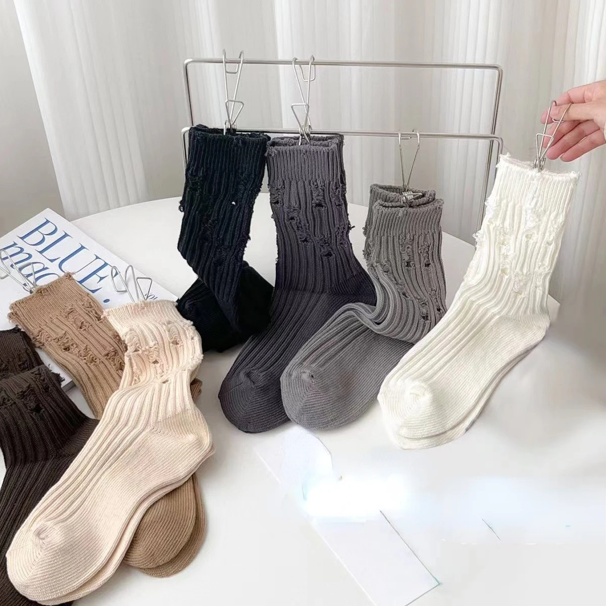 Socks Street Broken Hole Beggar Medium Tube Autumn Winter Pile Socks Hip-Hop Skateboard Cotton Fashion Socks Hosiery Underwear
Socks Street Broken Hole Beggar Medium Tube Autumn Winter Pile Socks Hip-Hop Skateboard Cotton Fashion Socks Hosiery Underwear