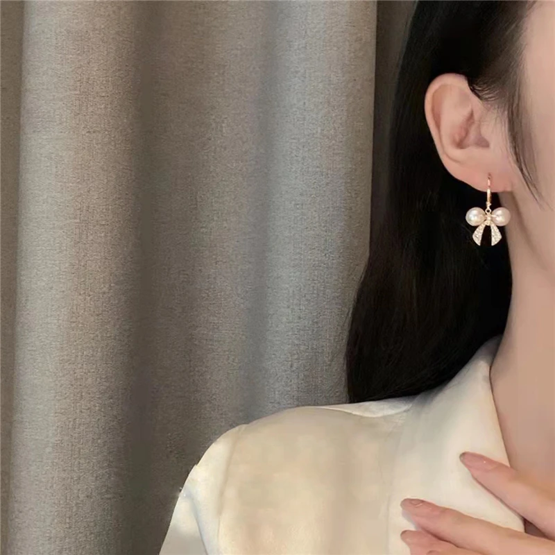 JOJOZ women's niche designer premium bow bead earrings 
JOJOZ women's niche designer premium bow bead earrings