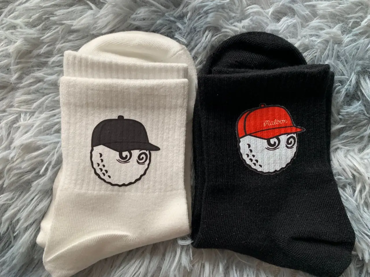 Malbon 골프 양말 Printing Money 100% Cotton Man Socks Summer Thin Breathable Socks High Quality Mid-Tube Socks Couples with
Malbon 골프 양말 Printing Money 100% Cotton Man Socks Summer Thin Breathable Socks High Quality Mid-Tube Socks Couples with