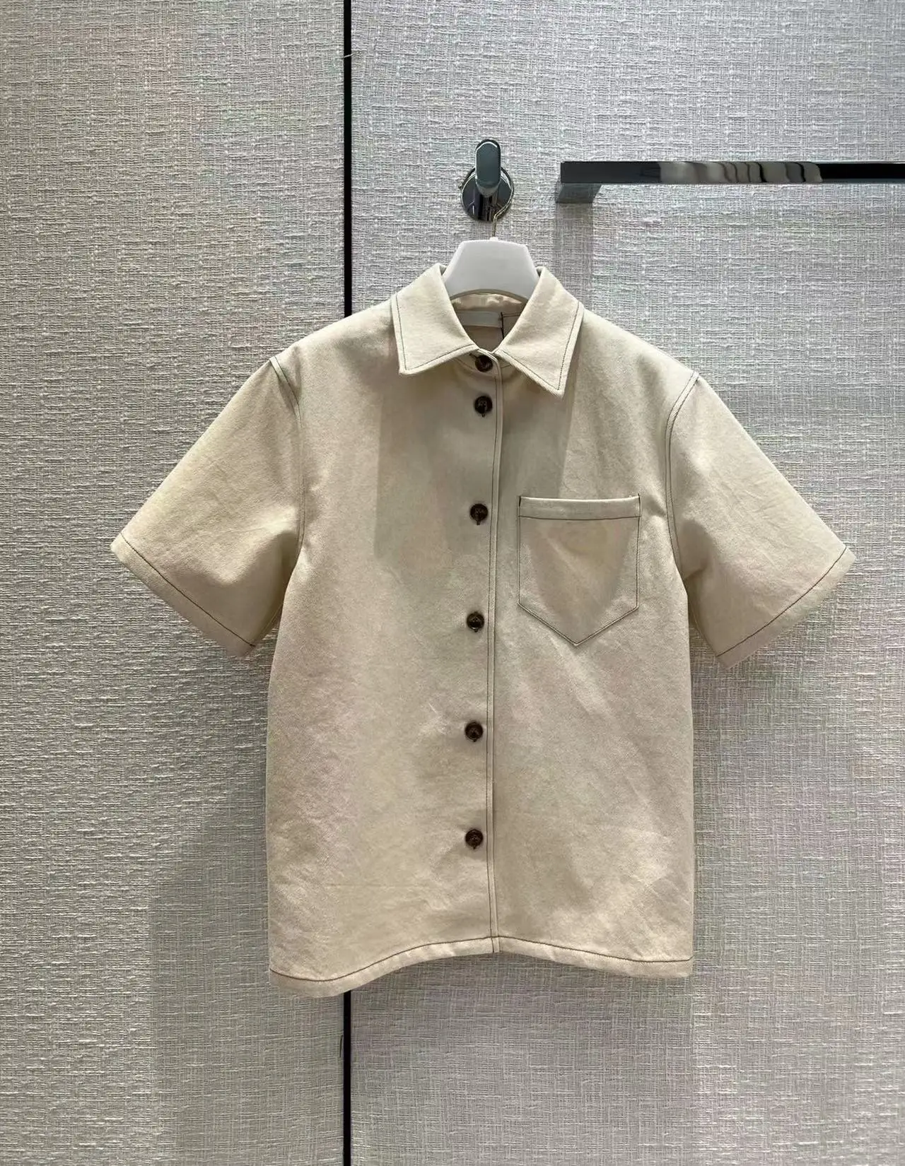 Runway Fashion Denim Solid Blouse 2022 Short Sleeve Turn down Collar Slim Ladies Vintage Hot Sale Shirt
Runway Fashion Denim Solid Blouse 2022 Short Sleeve Turn down Collar Slim Ladies Vintage Hot Sale Shirt