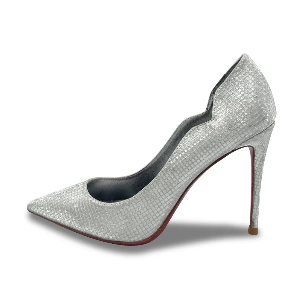 Classic Designer Pumps High Heels Leather Red Bottom Curl Cut Pointed Toe Stiletto Heel Sexy Women Wedding Party Dress Shoes
Classic Designer Pumps High Heels Leather Red Bottom Curl Cut Pointed Toe Stiletto Heel Sexy Women Wedding Party Dress Shoes