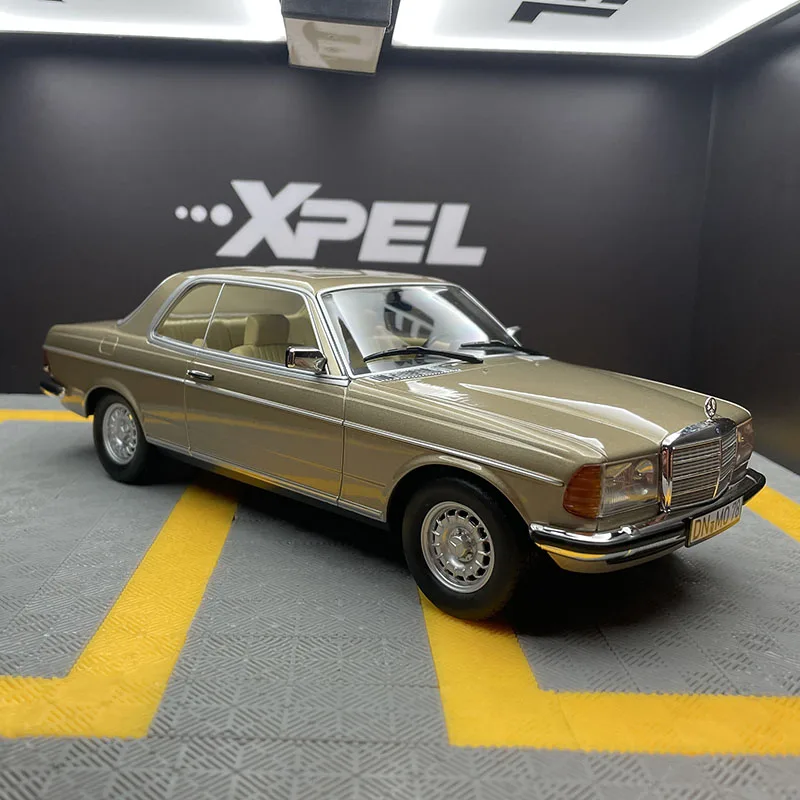 NOREV 1:18 1980 Benz 280 CE Collection of Simulation Alloy Car Model Children Toys
NOREV 1:18 1980 Benz 280 CE Collection of Simulation Alloy Car Model Children Toys