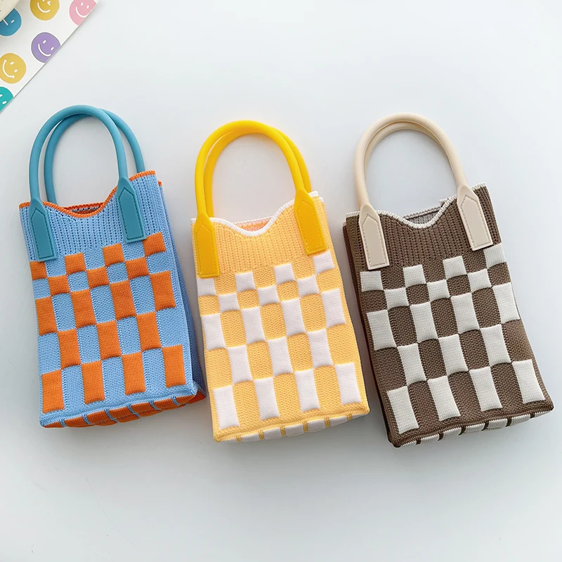 Летняя сумка на плечо для женщин, новый дизайн, Маленькая вязаная сумка через плечо для телефона, Повседневная цветная Женская жилетка ручной работы, миниатюрная сумка на запястье с узлом
Летняя сумка на плечо для женщин, новый дизайн, Маленькая вязаная сумка через плечо для телефона, Повседневная цветная Женская жилетка ручной работы, миниатюрная сумка на запястье с узлом