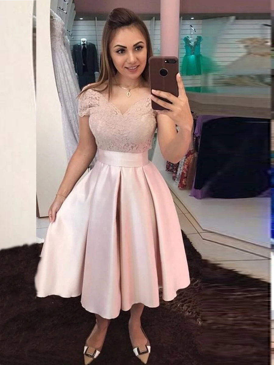 Lover Kiss Pink Homecoming Dress 2022 A-Line Cap Sleeve Lace Appliques Backless Elegant Party Prom Gown With Bow
Lover Kiss Pink Homecoming Dress 2022 A-Line Cap Sleeve Lace Appliques Backless Elegant Party Prom Gown With Bow