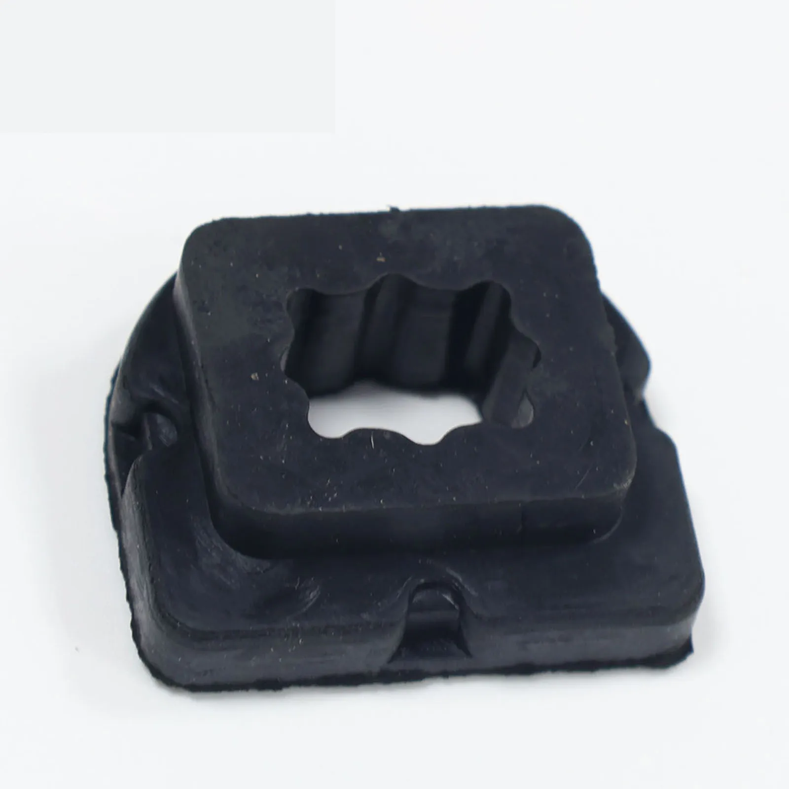 Резиновый кронштейн для радиатора, втулка, прокладка, держатель для Ford Fiesta 09 M2, автомобильные аксессуары LF1715242C
Резиновый кронштейн для радиатора, втулка, прокладка, держатель для Ford Fiesta 09 M2, автомобильные аксессуары LF1715242C