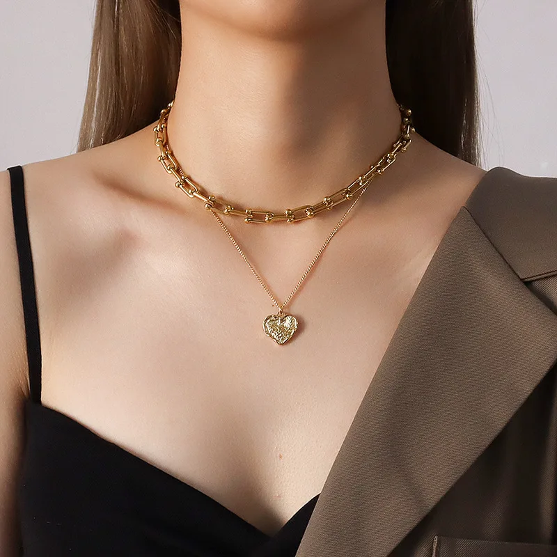 Vintage Love Necklace Embossed Pendant Necklaces Female Couple Girlfriend Jewelry 316L Stainless Steel Shiny Party Accessories
Vintage Love Necklace Embossed Pendant Necklaces Female Couple Girlfriend Jewelry 316L Stainless Steel Shiny Party Accessories