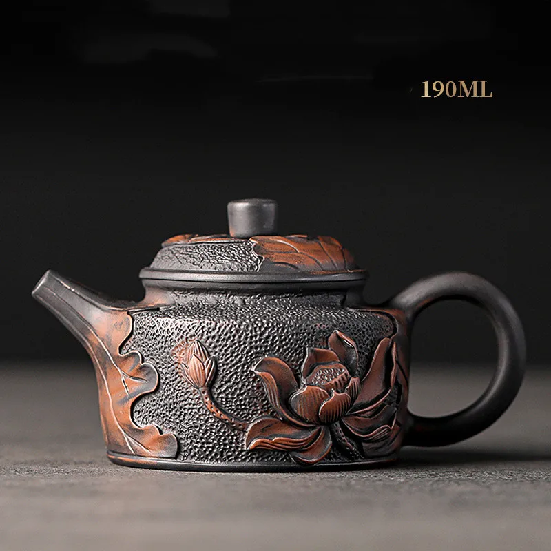 Qingxi Purple Pottery Hand-carved Teapot Household Large Ceramic Teapot Single Pot Kung Fu Tea Set Tea Ceremony Tea Divider
Qingxi Purple Pottery Hand-carved Teapot Household Large Ceramic Teapot Single Pot Kung Fu Tea Set Tea Ceremony Tea Divider