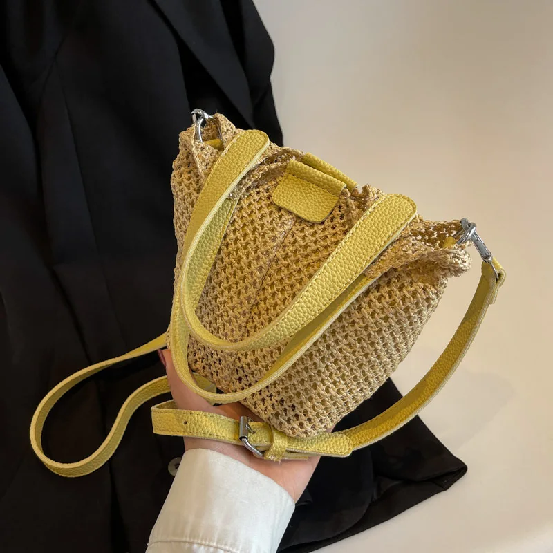 Летние пляжные сумки-ведра через плечо для женщин, плетеная женская сумка через плечо, 2022, трендовые вязаные женские сумочки для побережья
Летние пляжные сумки-ведра через плечо для женщин, плетеная женская сумка через плечо, 2022, трендовые вязаные женские сумочки для побережья