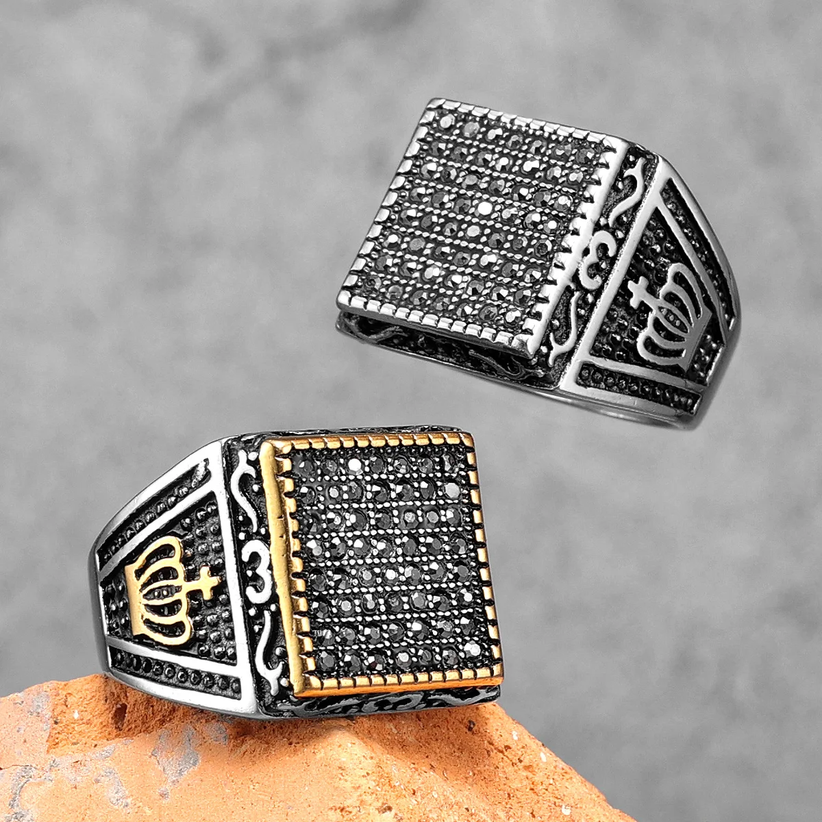 

Crown Ring 316L Stainless Steel Men Rings Religion Rock Hip Hop Rap Diamonds Classic for Holy Father Friend Jewelry Xmas Gift