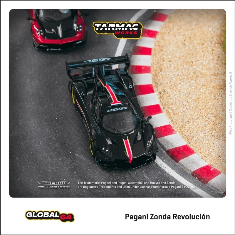 Отлитая модель автомобиля Tarmac Works 1:64 Pagani Zonda Revolución Nero Oro Black