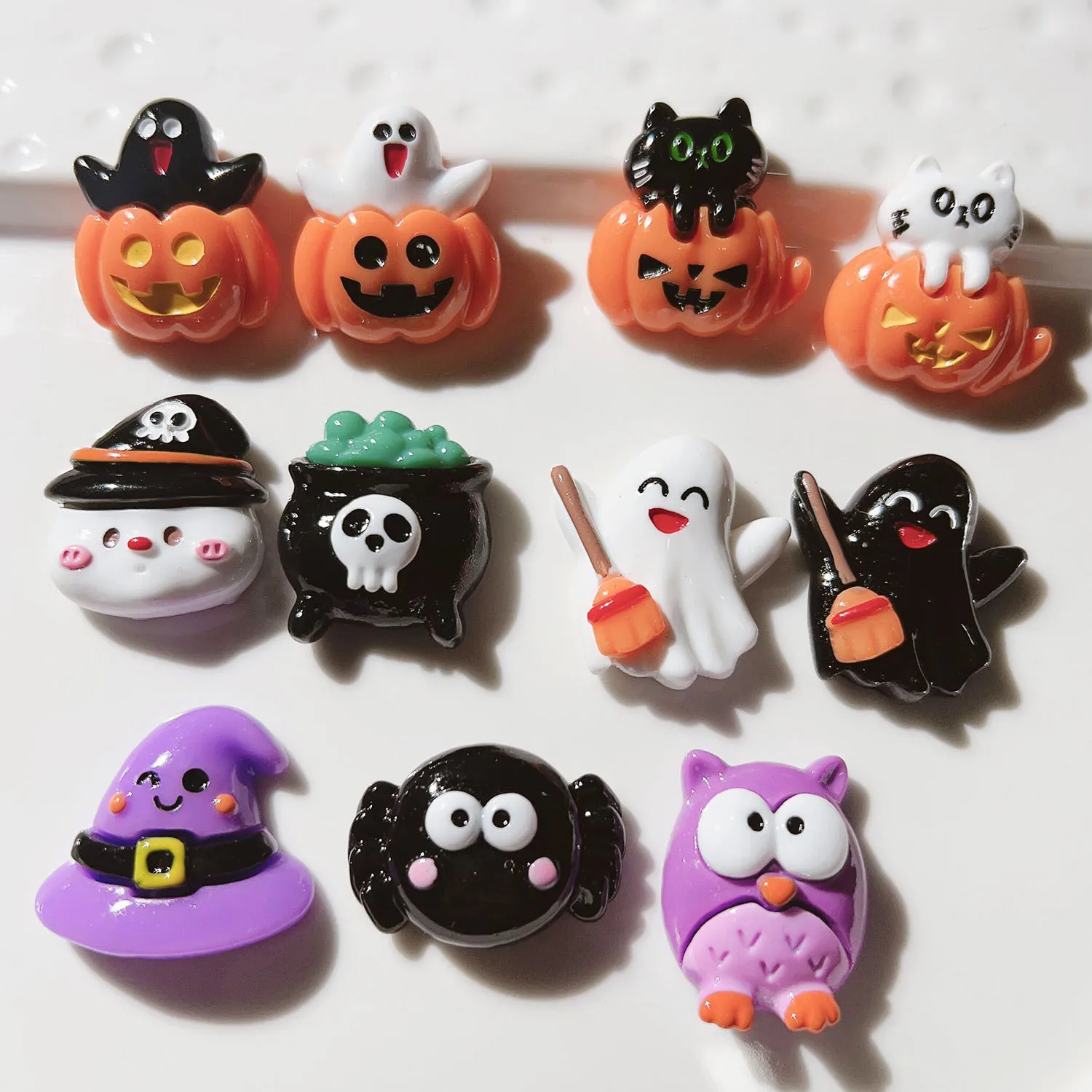 100PCS New Resin Halloween Owl/Pumpkin/Ghost/Skull Flatback Cabochon Art Supply Decoration Charm Craft DIY Party Hair Bow Center
100PCS New Resin Halloween Owl/Pumpkin/Ghost/Skull Flatback Cabochon Art Supply Decoration Charm Craft DIY Party Hair Bow Center