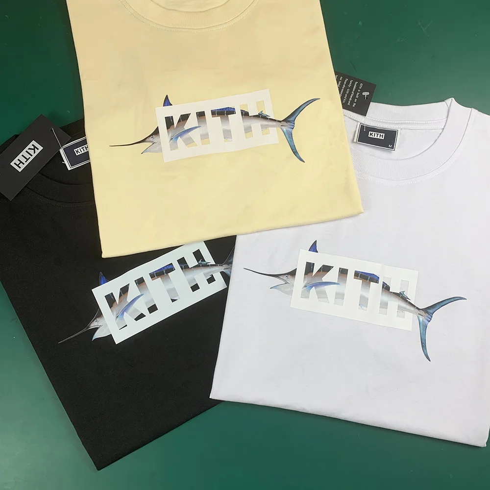 2022 New Men Women Fashion Summer Brand Clothing Short Sleeve Tops Tees KITH Letter Print Tuna HD Top Version Heavy Fabric Cotto 
2022 New Men Women Fashion Summer Brand Clothing Short Sleeve Tops Tees KITH Letter Print Tuna HD Top Version Heavy Fabric Cotto