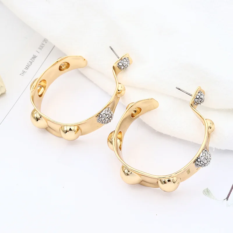 European and American Fashion Temperament 925 Earrings Simplicity and Exaggeration Diamond Earrings Ear Studs Women
European and American Fashion Temperament 925 Earrings Simplicity and Exaggeration Diamond Earrings Ear Studs Women