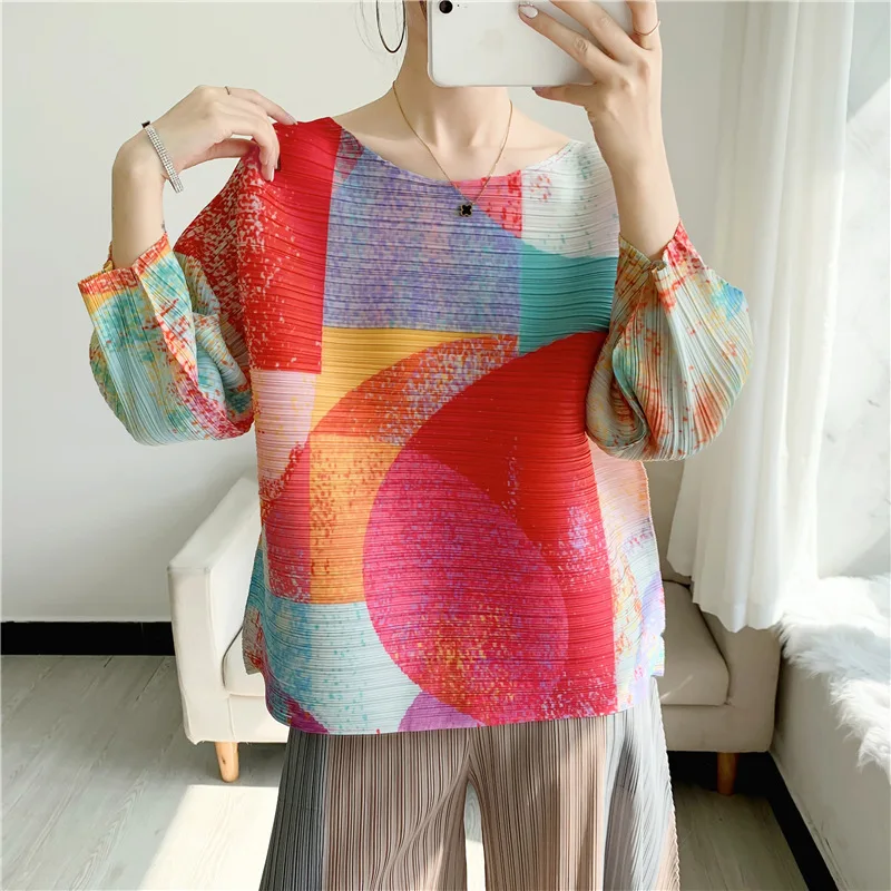 2022 spring new style print vintage digital tops Miyake pleated 7 points sleeve urban casual basic loose thin T-shirt for women
2022 spring new style print vintage digital tops Miyake pleated 7 points sleeve urban casual basic loose thin T-shirt for women