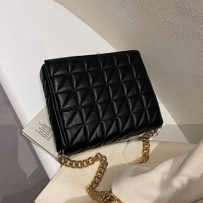 Embroidered Thread Casual Shoulder Bag Women's Bag 2021 Winter New All-match Chain Bag Messenger Bag Fashion Small Square Bag
Embroidered Thread Casual Shoulder Bag Women's Bag 2021 Winter New All-match Chain Bag Messenger Bag Fashion Small Square Bag