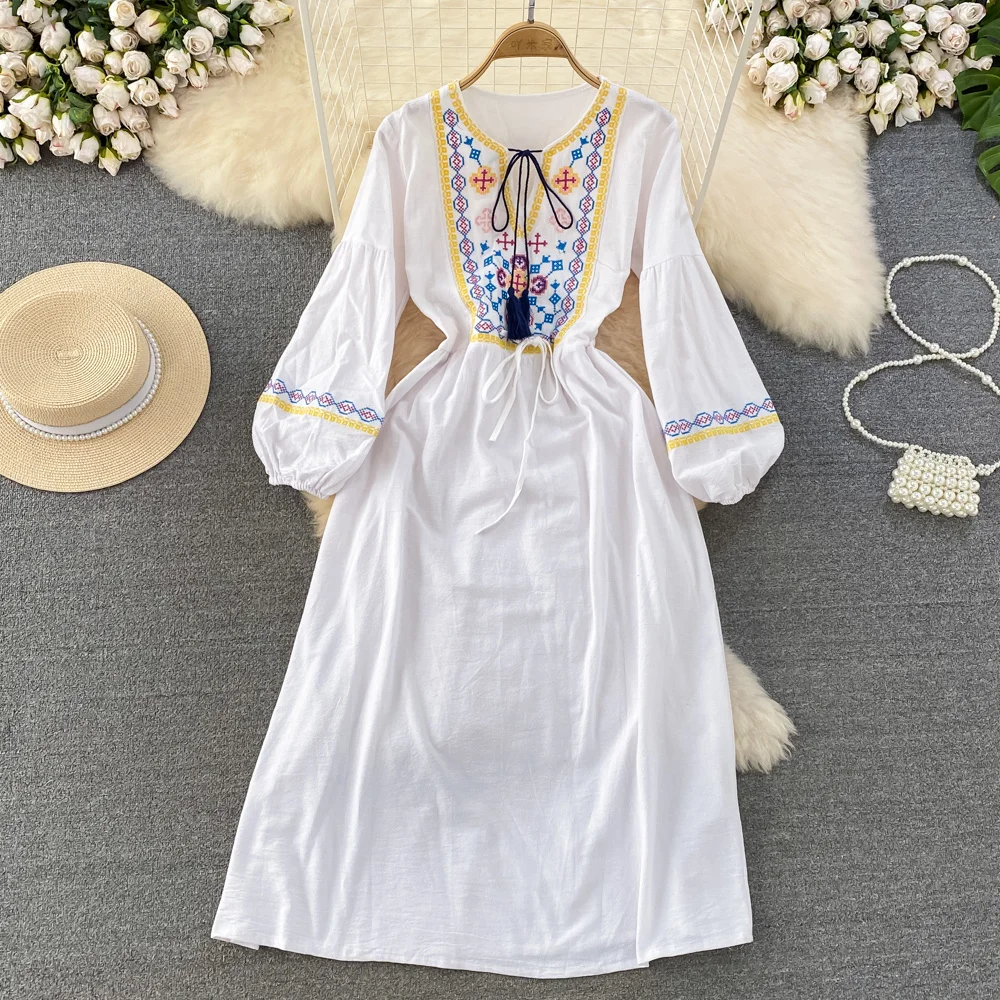 Foamlina Ethnic Style Floral Embroidery Bohemian Dress Women Fashion Summer Lace-up O Neck Loose Waist A Line Midi Beach Dress
Foamlina Ethnic Style Floral Embroidery Bohemian Dress Women Fashion Summer Lace-up O Neck Loose Waist A Line Midi Beach Dress