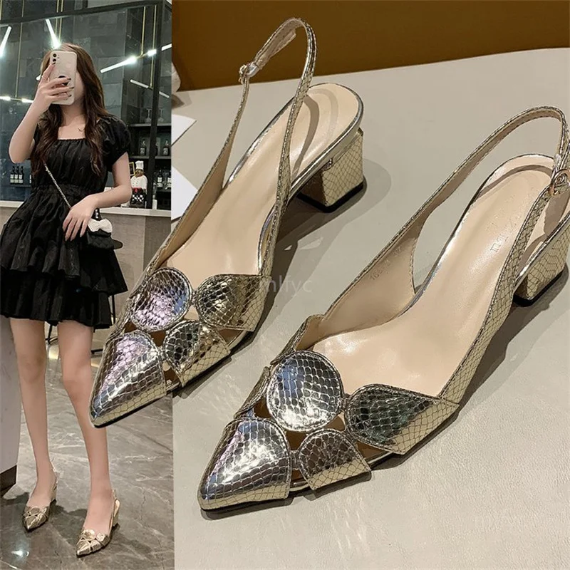 2021 summer new single shoes pointed toe with temperament high cold fan hollow breathable thick heel sandals women women shoes
2021 summer new single shoes pointed toe with temperament high cold fan hollow breathable thick heel sandals women women shoes