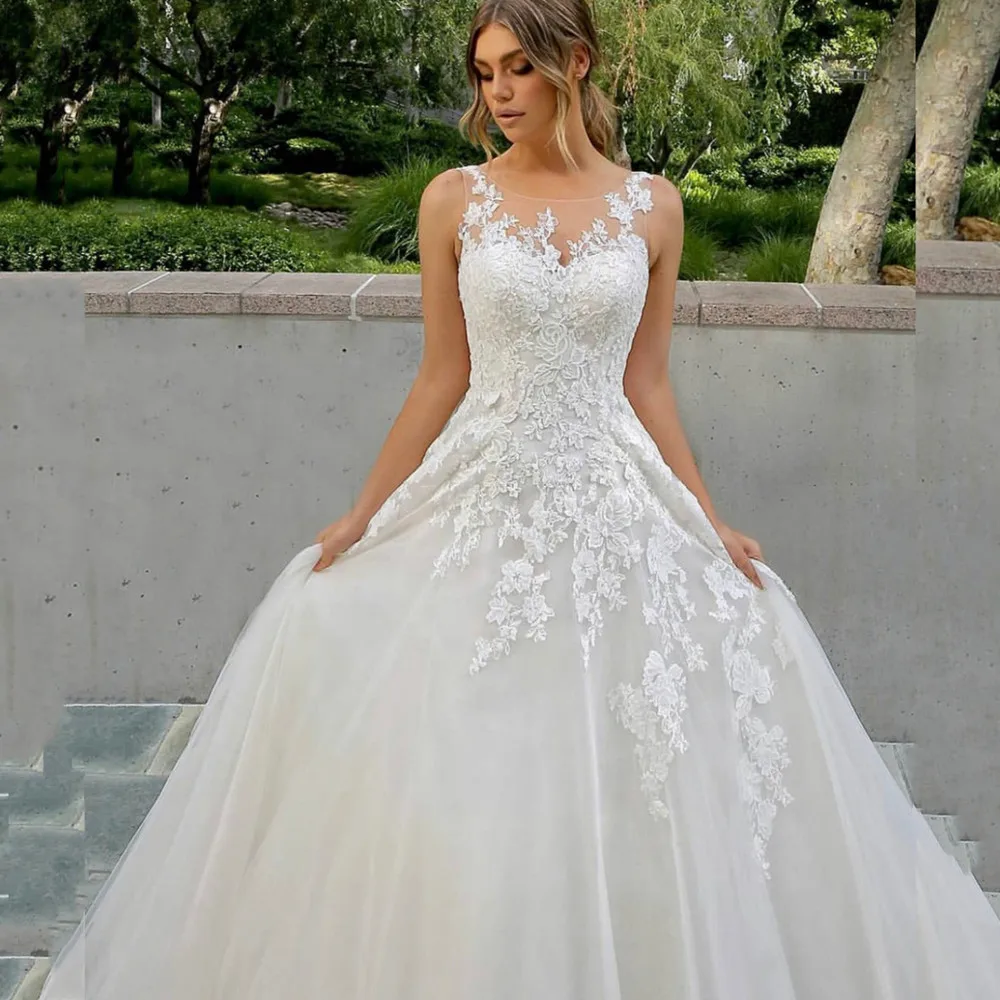 Classic O-Neck Tulle Wedding Dress Lace Appliques Sleeveless Zipper Back Bridal Gowns A-Line Court Train Civil Vestidos De Novia
Classic O-Neck Tulle Wedding Dress Lace Appliques Sleeveless Zipper Back Bridal Gowns A-Line Court Train Civil Vestidos De Novia