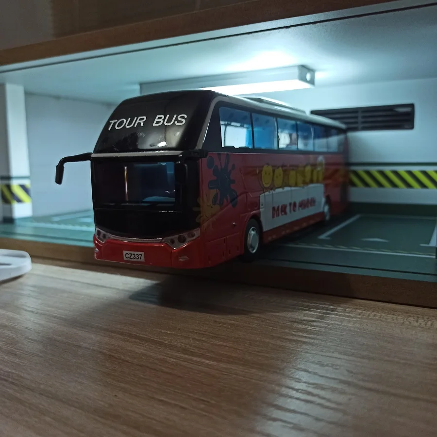 Alloy Tour Bus Model 23.5 Cm High Simulation Multiple Doors Open W/Flashing Light City Express Line #88337
Alloy Tour Bus Model 23.5 Cm High Simulation Multiple Doors Open W/Flashing Light City Express Line #88337