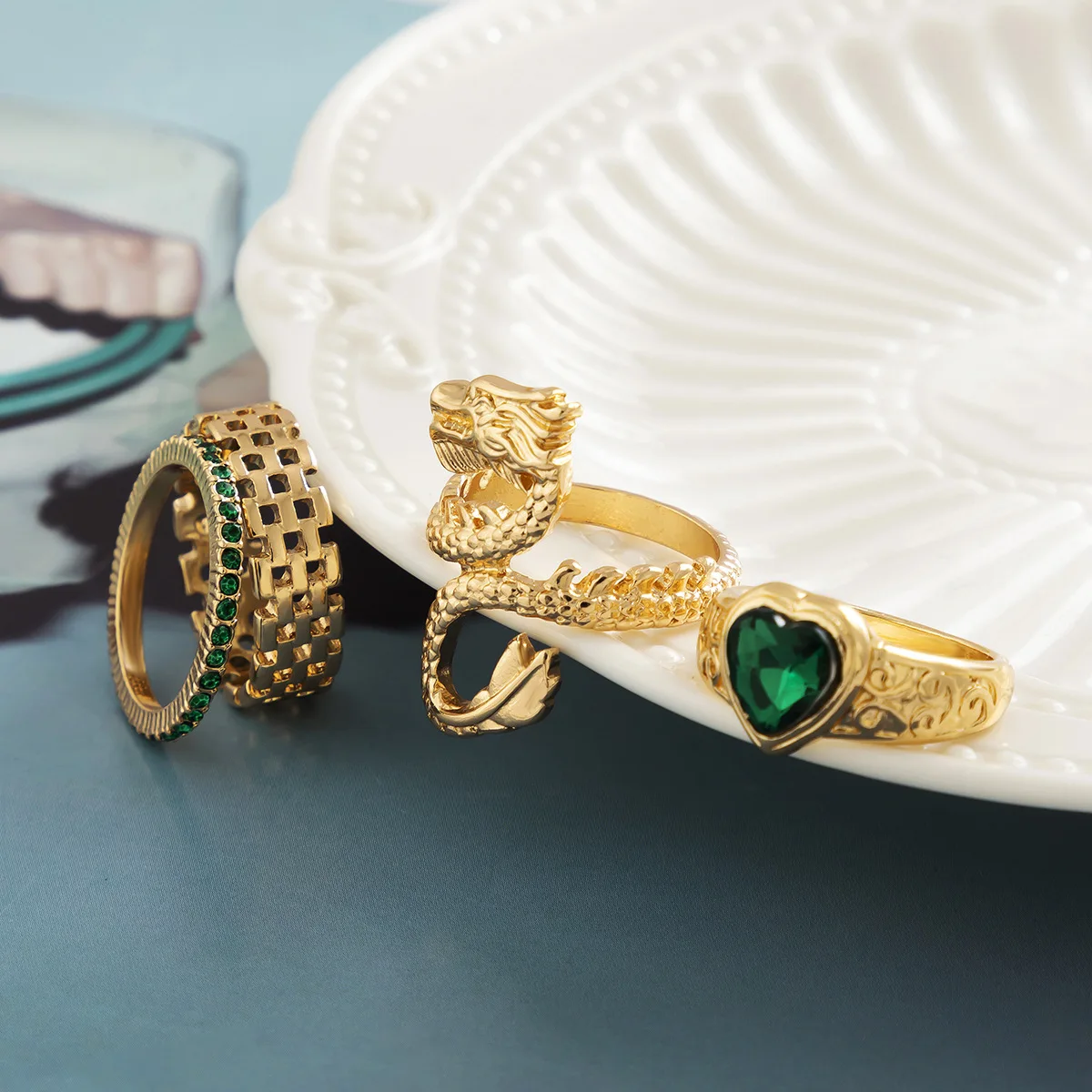 Dragon Ring Sets Vintage Fashion Gothic Punk Ancient Gold Women Men Jewelry Finger Rings Heart Crystals Daily Party Rings Gifts
Dragon Ring Sets Vintage Fashion Gothic Punk Ancient Gold Women Men Jewelry Finger Rings Heart Crystals Daily Party Rings Gifts