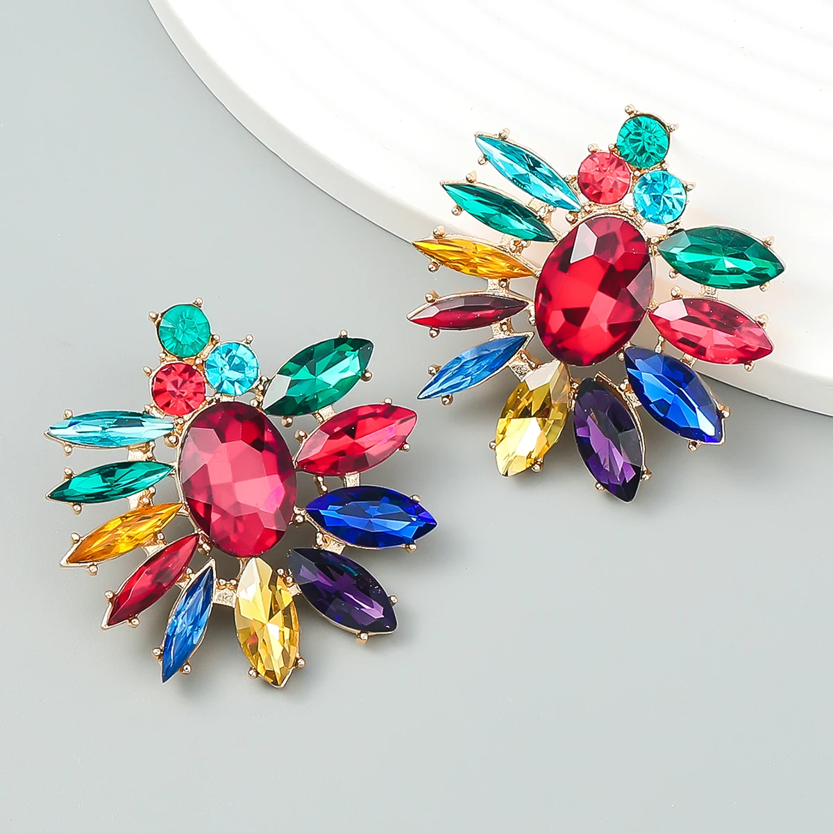 Pauli Manfi 2022 Fashion Metal Rhinestone Geometric Earrings Home Party Simple Statement Earrings Women Elegant Jewelry
Pauli Manfi 2022 Fashion Metal Rhinestone Geometric Earrings Home Party Simple Statement Earrings Women Elegant Jewelry