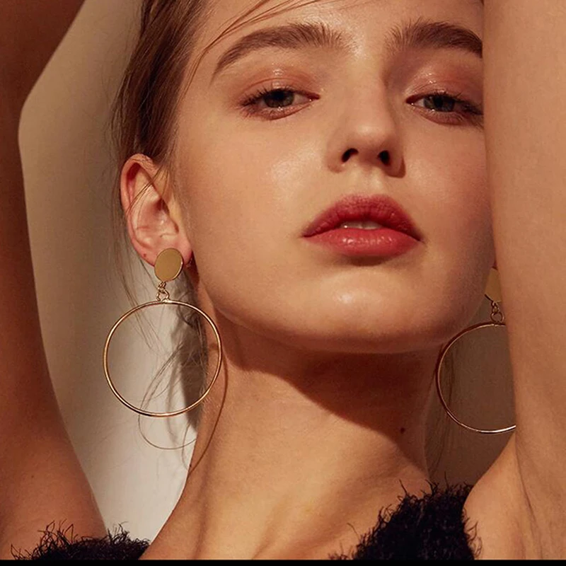 Simple Fashion Gold Silver Plated Geometric Big Round No Pierced Clip Earring for No Ear Hole Women Big Hollow Ear Clips Jewelry
Simple Fashion Gold Silver Plated Geometric Big Round No Pierced Clip Earring for No Ear Hole Women Big Hollow Ear Clips Jewelry