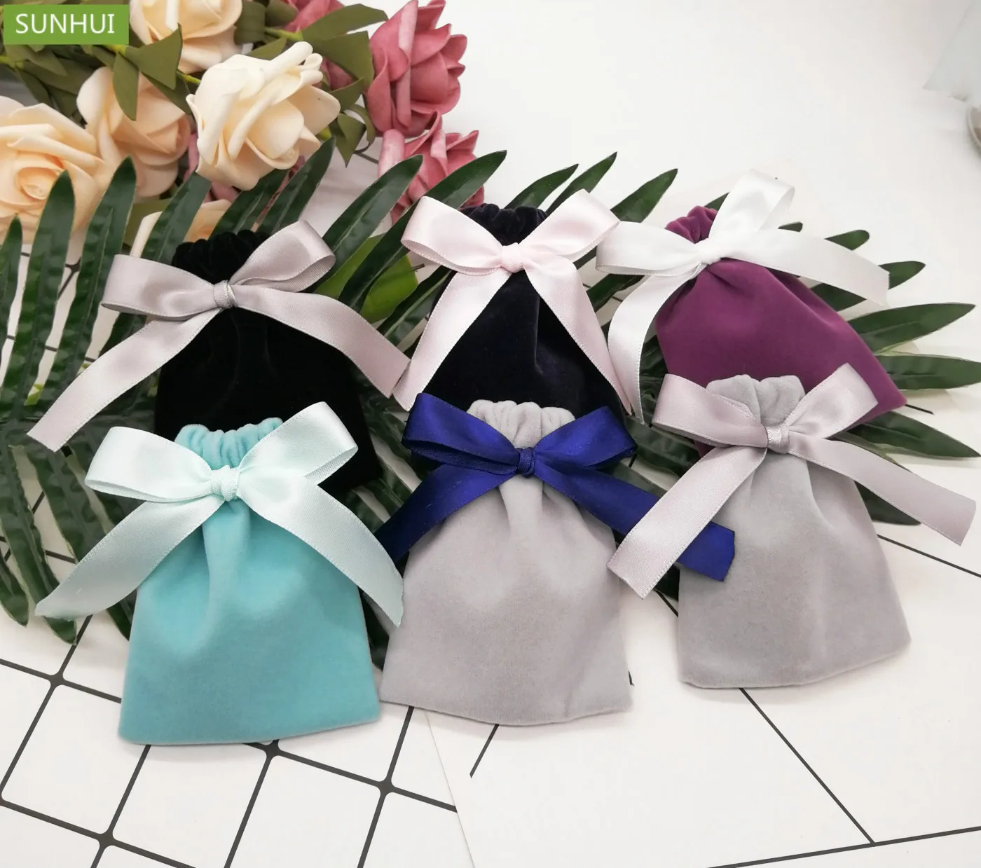 20PCS Velvet Pouch Jewelry Packaging Cosmetic Storage Cute Bag Makeup Gift Wedding Party Candy Cosmetic Drawstring Packing Bags
20PCS Velvet Pouch Jewelry Packaging Cosmetic Storage Cute Bag Makeup Gift Wedding Party Candy Cosmetic Drawstring Packing Bags