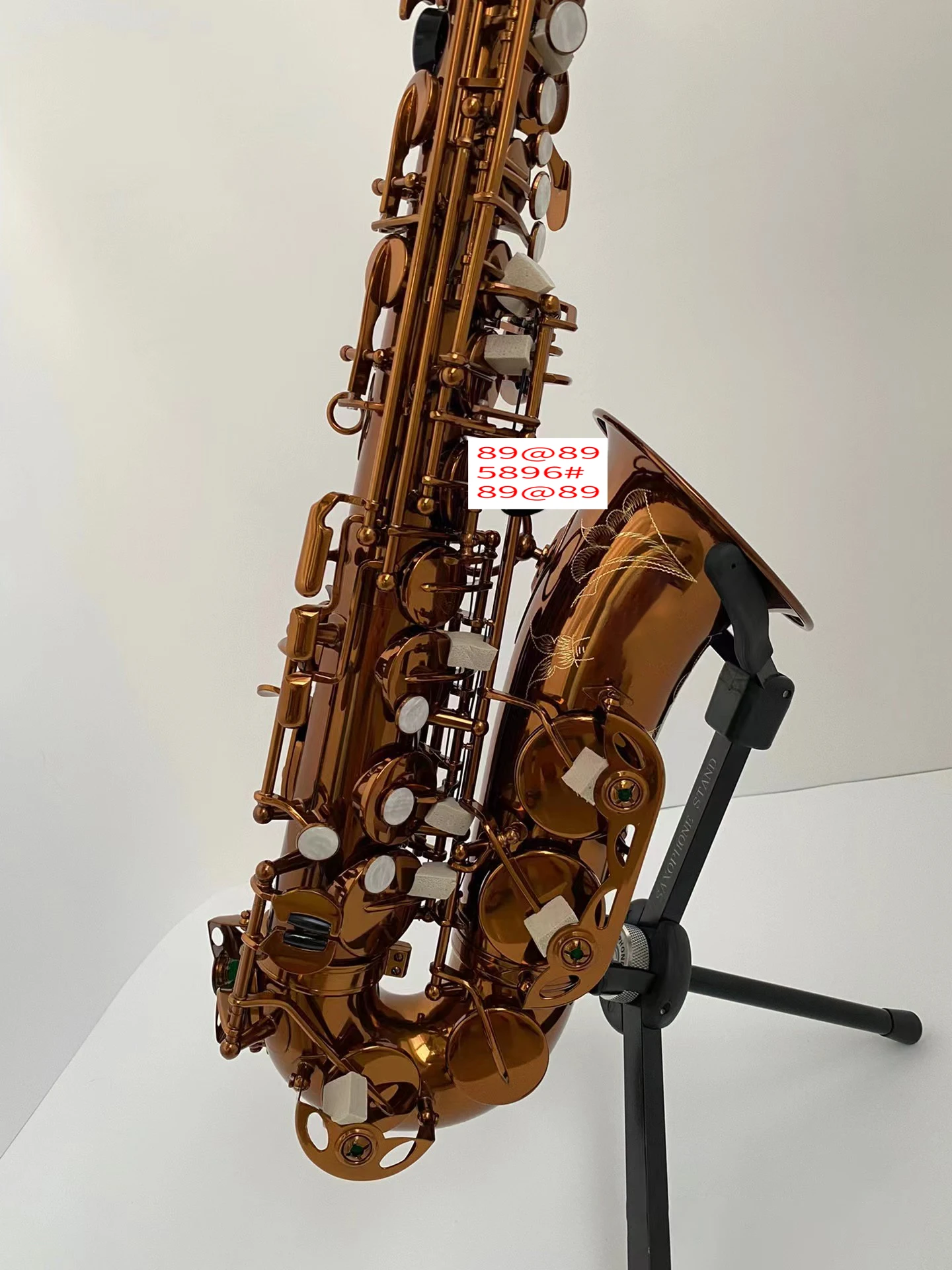 Классическая модель 1958 Mark VI профессиональный саксофон-альт E-flat high-end rose gold, Выгравированная модель one-to-one, инструмент Alto sax jazz
Классическая модель 1958 Mark VI профессиональный саксофон-альт E-flat high-end rose gold, Выгравированная модель one-to-one, инструмент Alto sax jazz
