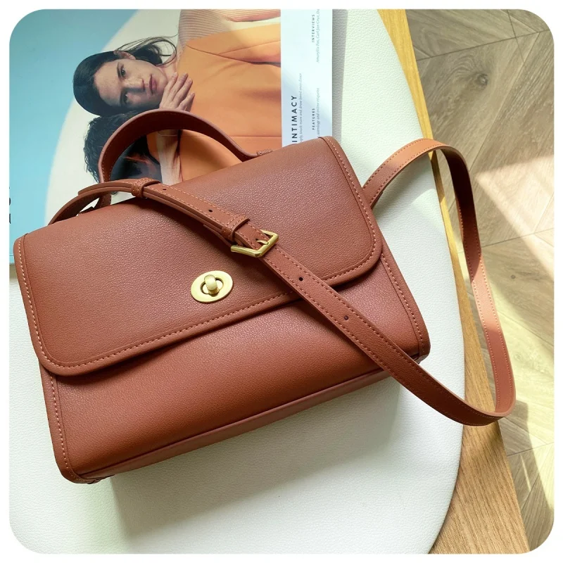 High-quality fashion luxury leather ladies handbag niche Joker shoulder bag large-capacity simple messenger bag fashion leather
High-quality fashion luxury leather ladies handbag niche Joker shoulder bag large-capacity simple messenger bag fashion leather