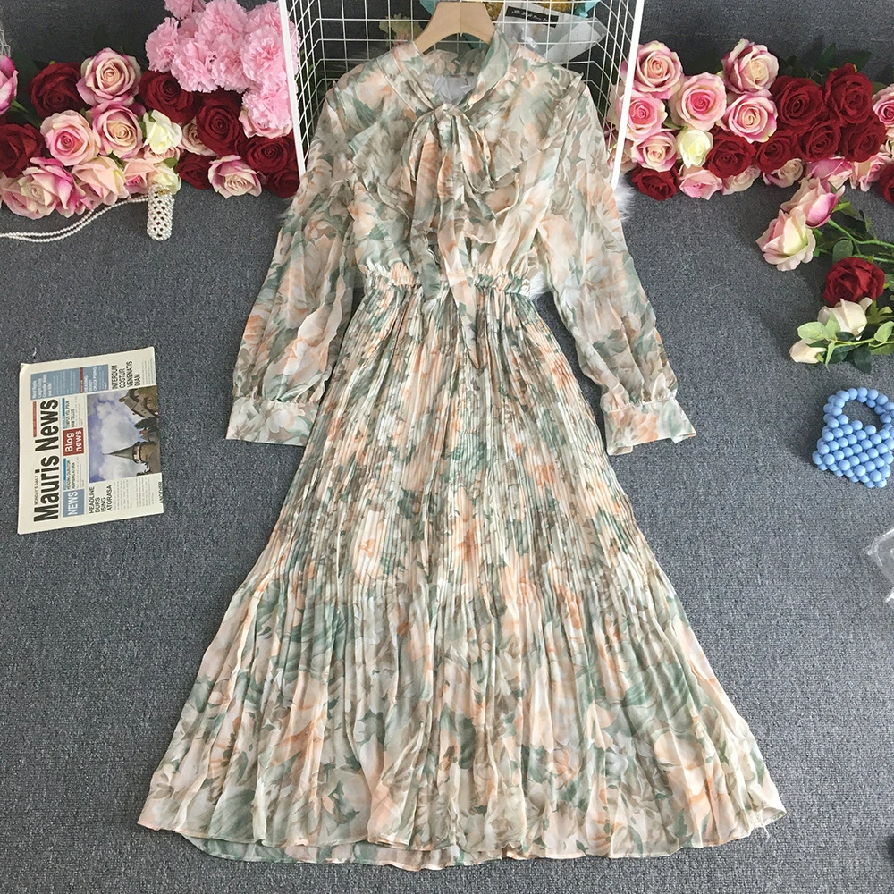 2022Summer Women Dress European High Waist Pullover Bow Vneck Loose Fit Pleated Floral Print Casual Chiffon Mid-Calf Sexy Dress
2022Summer Women Dress European High Waist Pullover Bow Vneck Loose Fit Pleated Floral Print Casual Chiffon Mid-Calf Sexy Dress