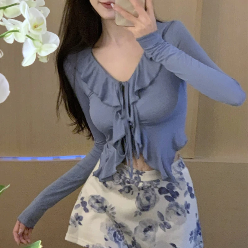 Ruffled long-sleeved T-shirt women's summer sexy irregular sunscreen lace up cardigan v-neck slim bottoming tops
Ruffled long-sleeved T-shirt women's summer sexy irregular sunscreen lace up cardigan v-neck slim bottoming tops